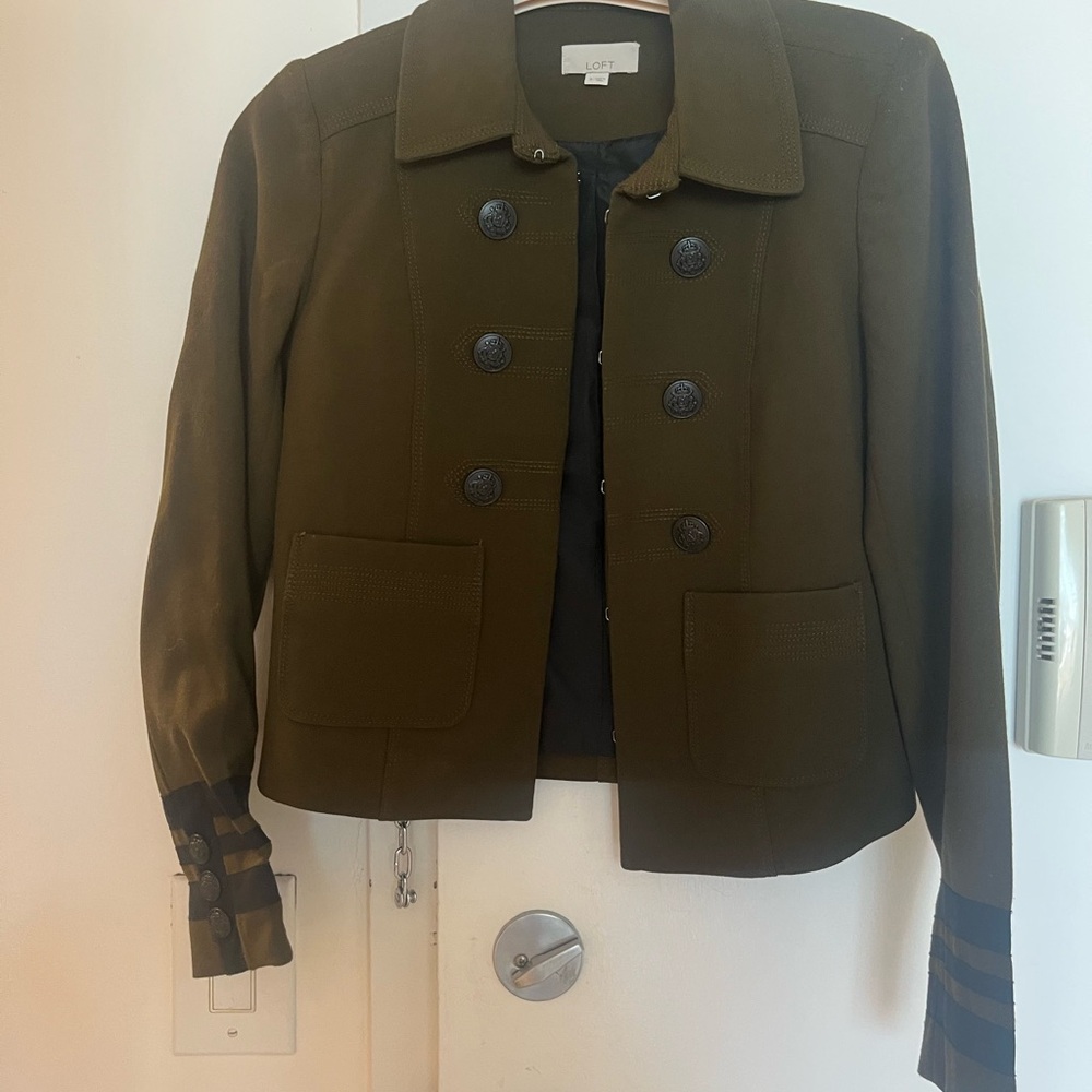 Lightly worn cropped army green blazer from Ann Taylor